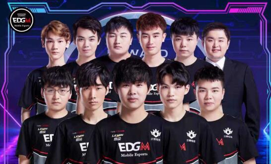 现出非凡的 现出非凡的