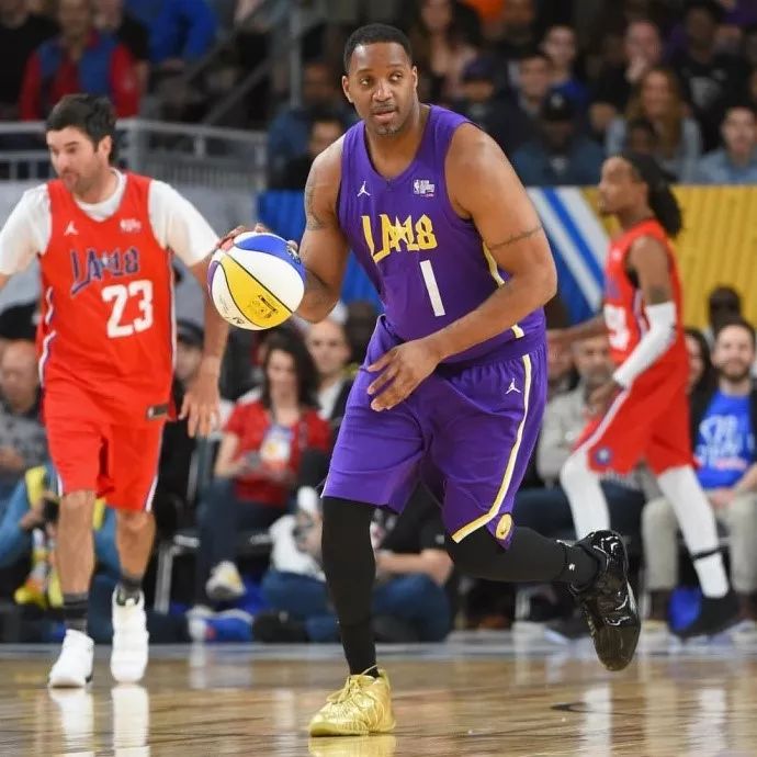 字母哥的9 字母哥的9